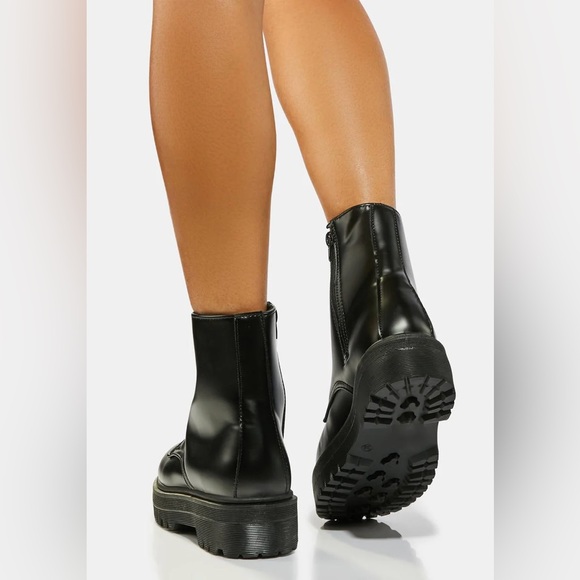 Qupid Women's Chunky Lace Up Combat Black Leather Boots Size 8 NWT - Picture 2 of 10